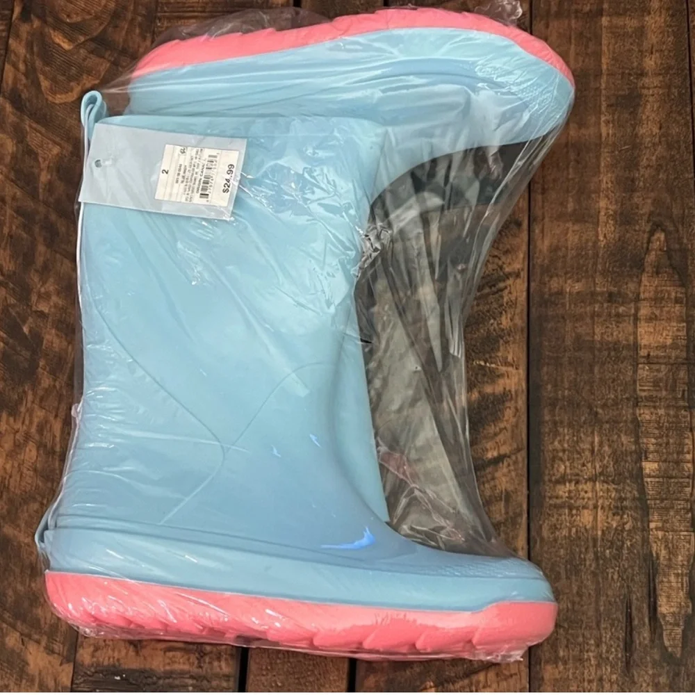 Cat & Jack Aqua Boots with Pink Soles size 2
